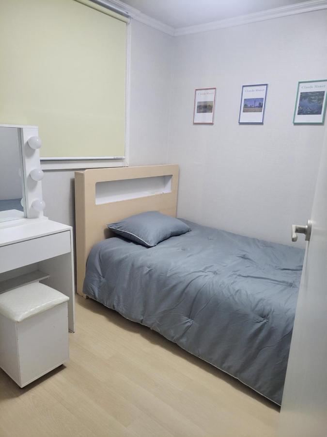 Newly Renovated 2 Bedroom Apartment #7 Сеул Экстерьер фото
